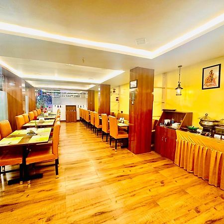 Hotel Sky International- Airport Zone Hyderabad Шамшабад Экстерьер фото