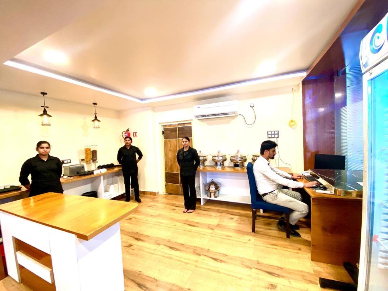 Hotel Sky International- Airport Zone Hyderabad Шамшабад Экстерьер фото
