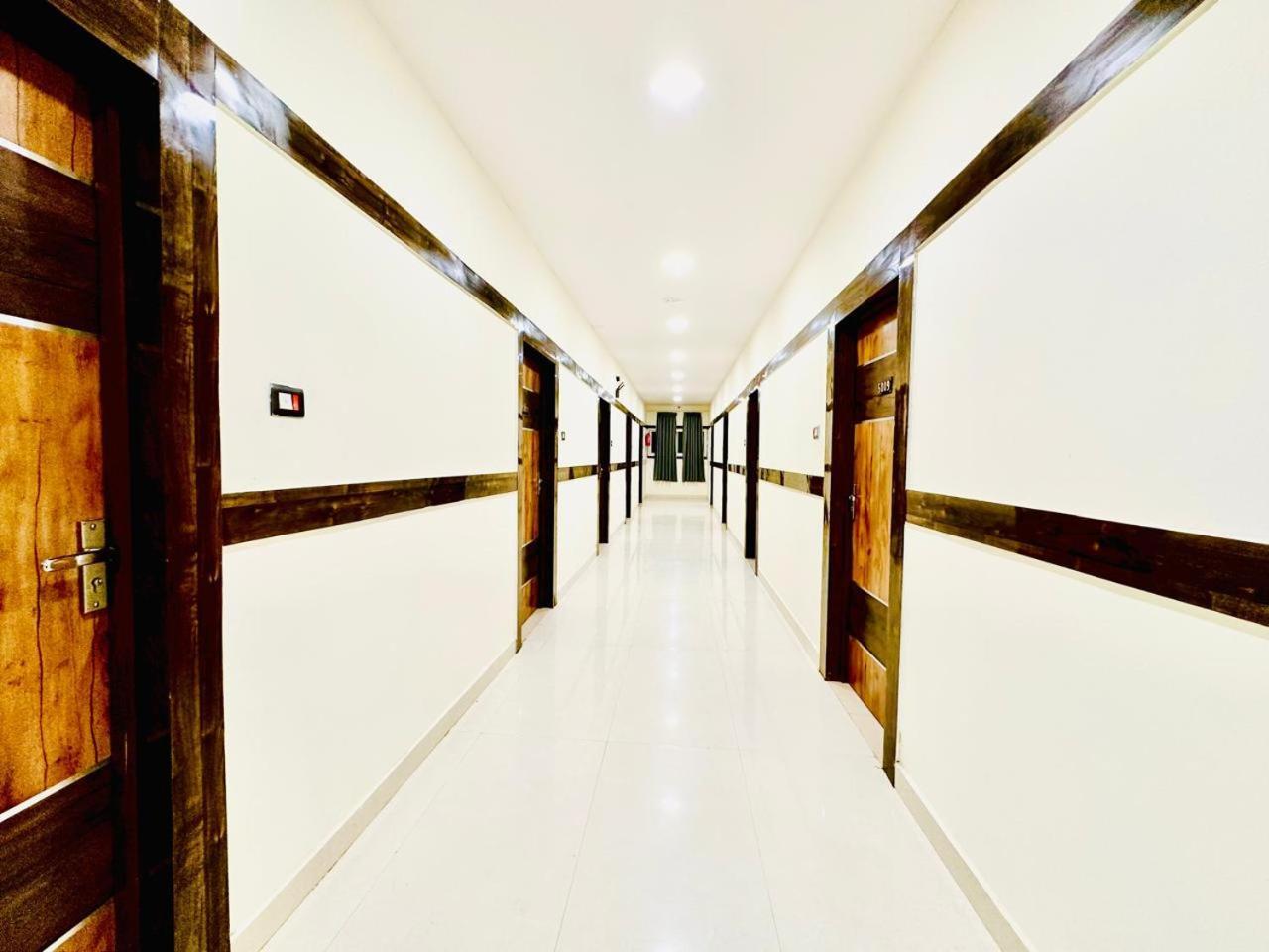 Hotel Sky International- Airport Zone Hyderabad Шамшабад Экстерьер фото